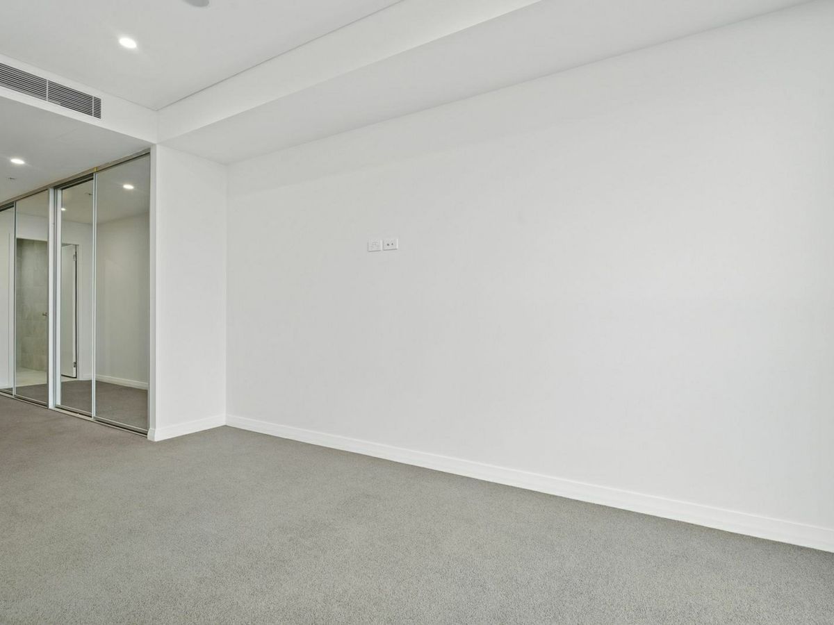 1801/13 De Clambe Drive, Castle Hill - image 2