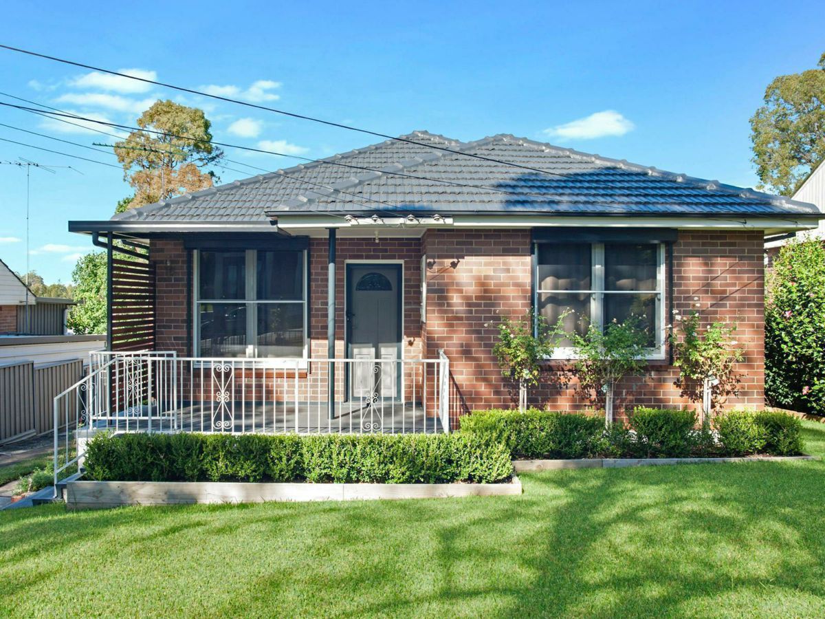 48 Barbara Boulevard, Seven Hills - image 1