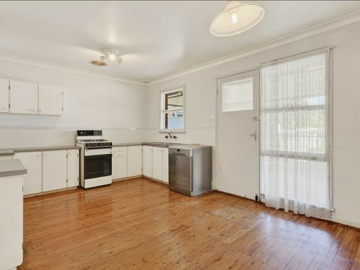73 Glanmire Road, Baulkham Hills - image 2