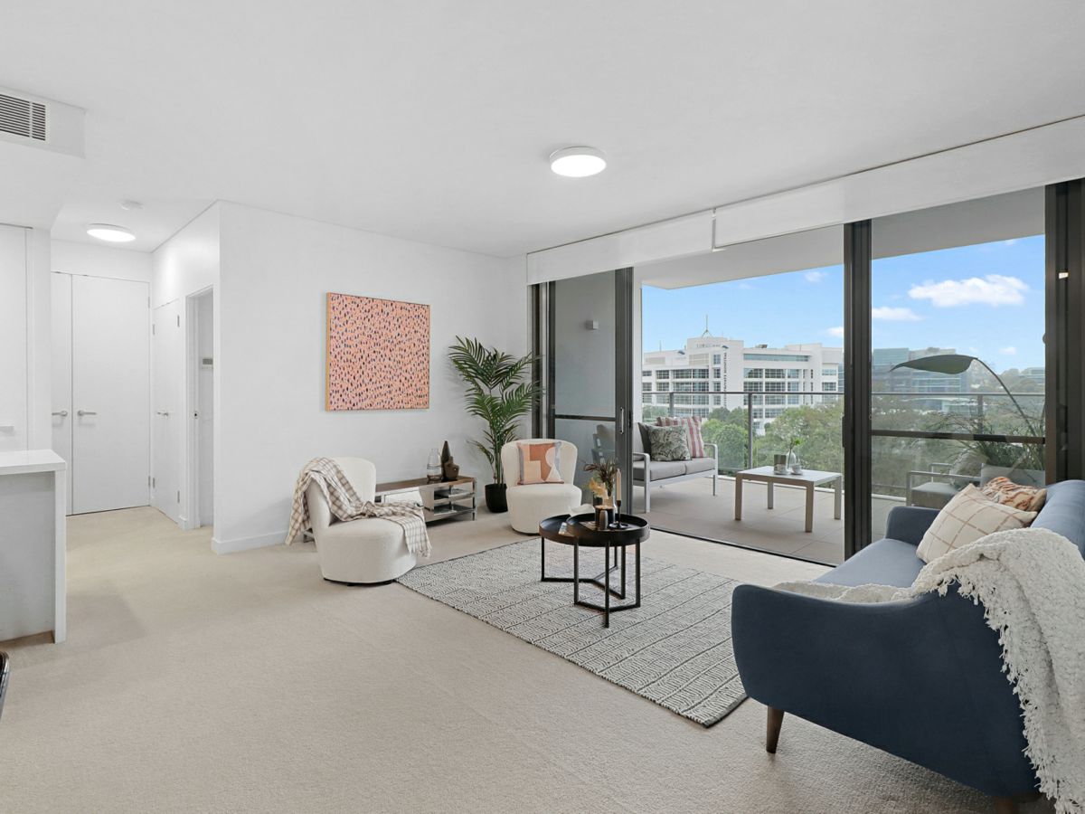 35/38 Solent Circuit, Norwest - image 1