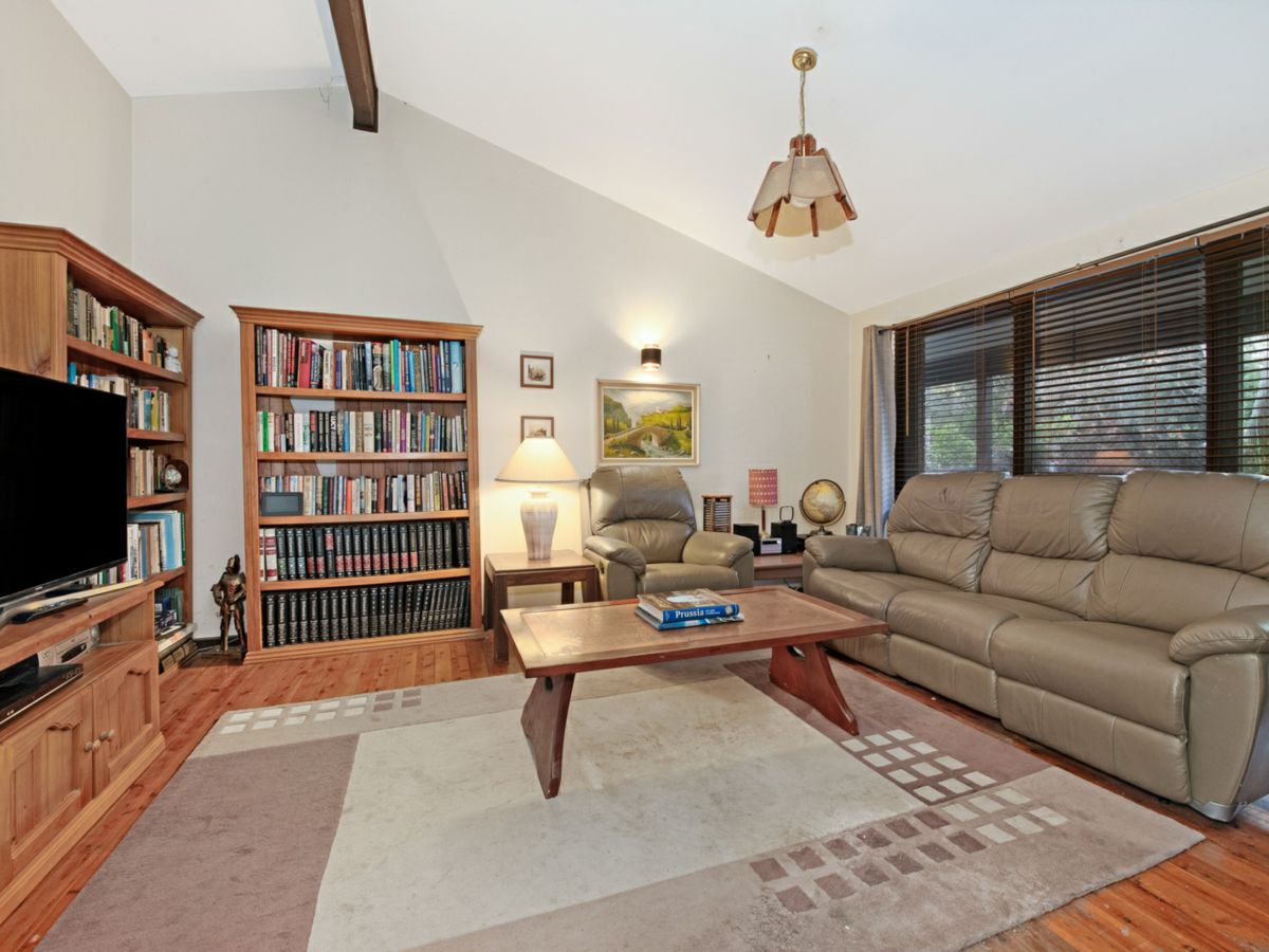 23 Merinda Avenue, Baulkham Hills - image 2