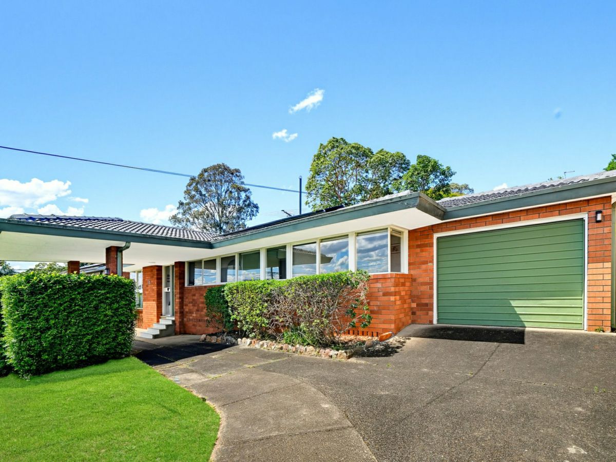 21 Sarah Crescent, Baulkham Hills - image 1