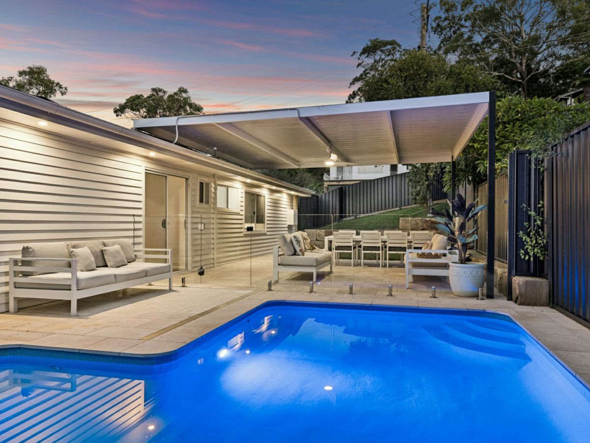 9 Lorraine Avenue, Point Clare - image 2