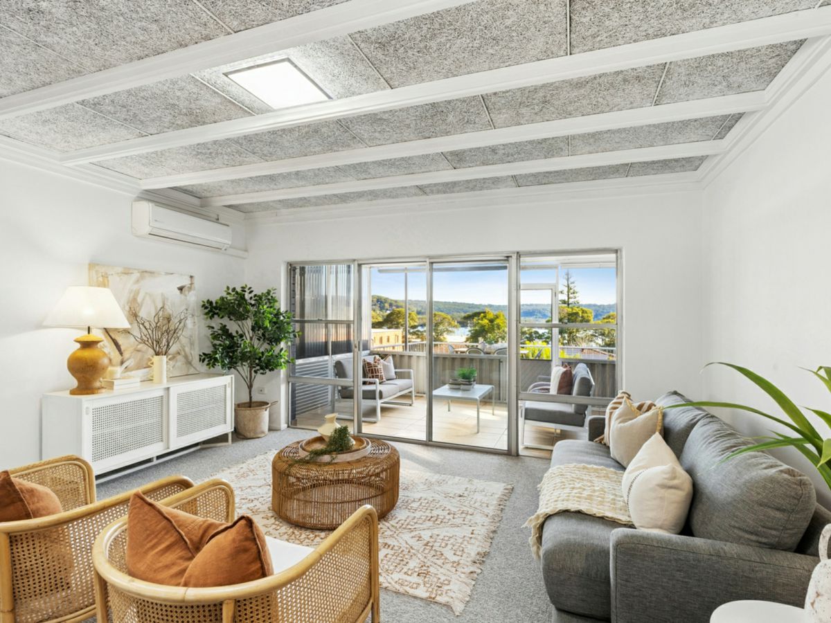 6/11 Lynn Avenue, Point Frederick - image 2