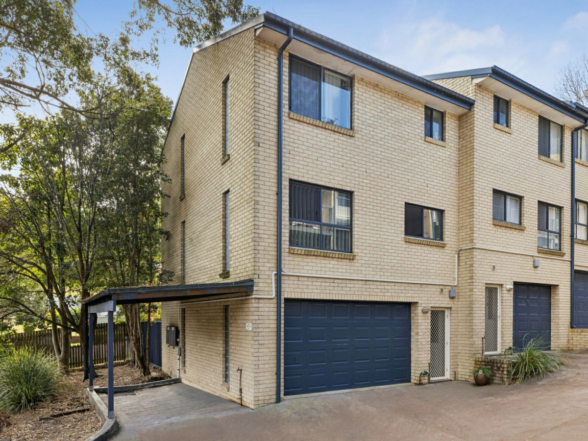 7/171 Gertrude Street, Gosford - image 1