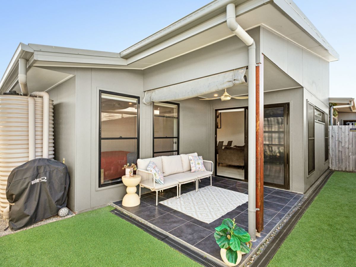 2/17 Wood Crescent, Baringa - image 2