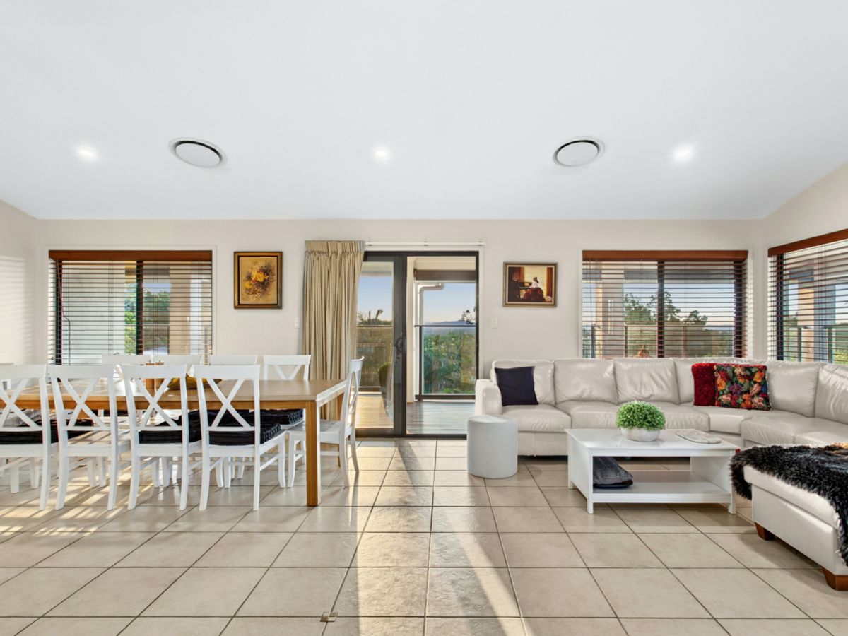 5 Manor Court, Little Mountain - image 2