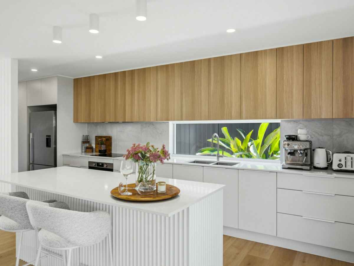 83 Lamerough Parade, Golden Beach - image 2