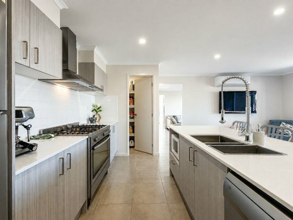 32 Olive Circuit, Caloundra West - image 3