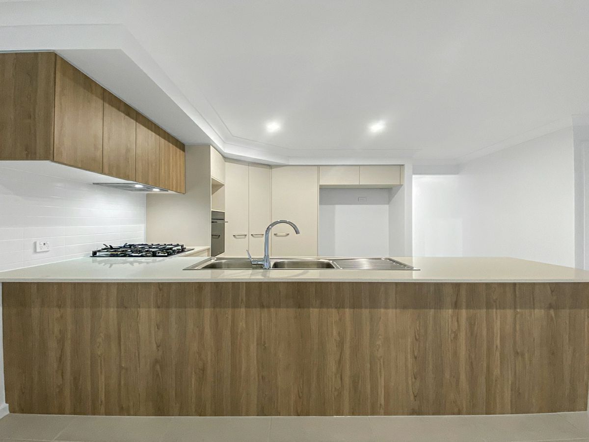 18 Davis Crescent, Caerleon - image 3