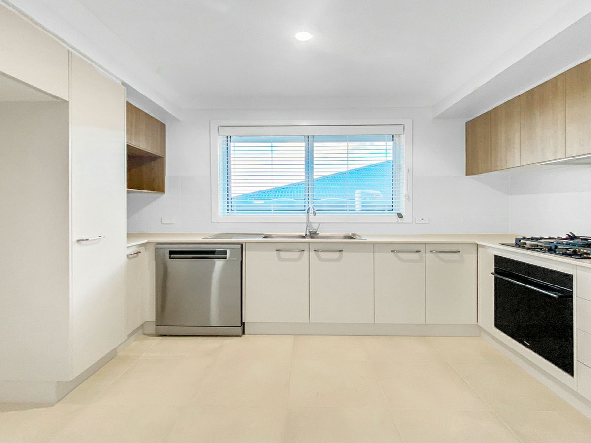 18A Davis Crescent, Caerleon - image 1