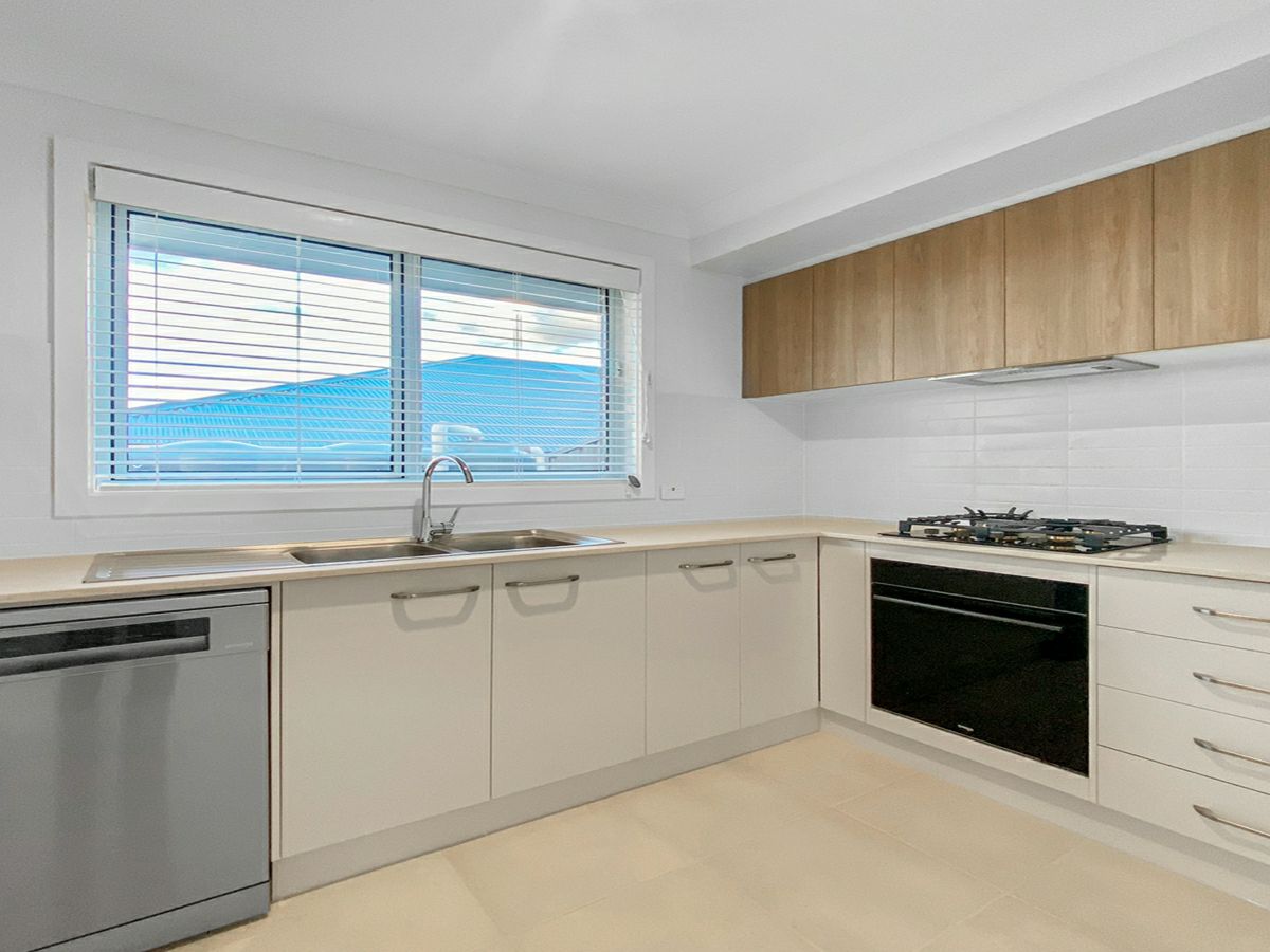 18A Davis Crescent, Caerleon - image 2