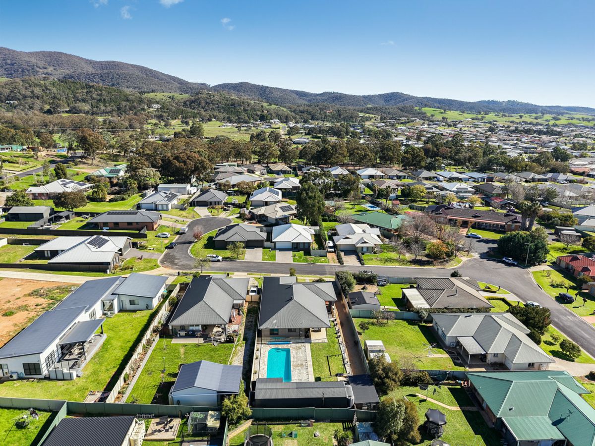 11 Baskerville Drive, Mudgee - image 2