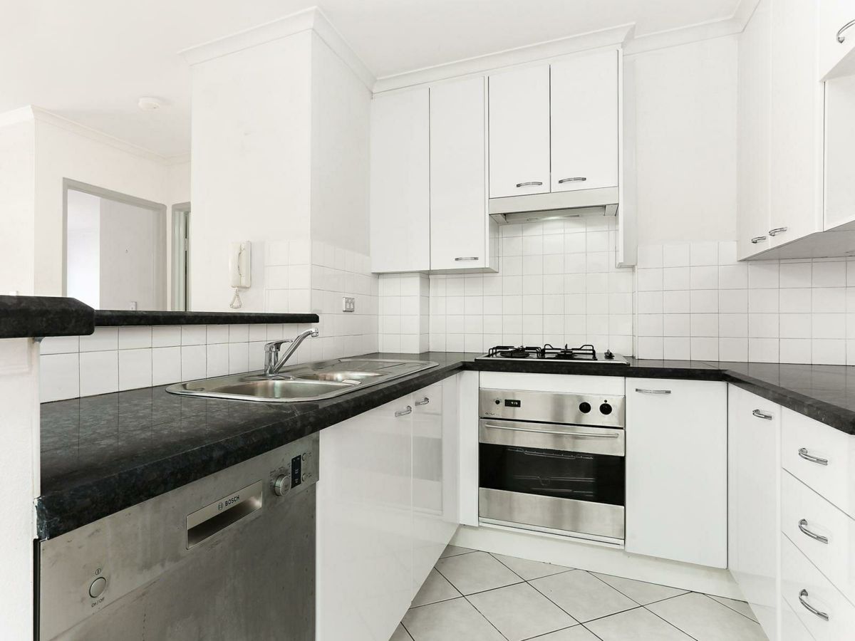 638/83 Dalmeny Avenue, Rosebery - image 2
