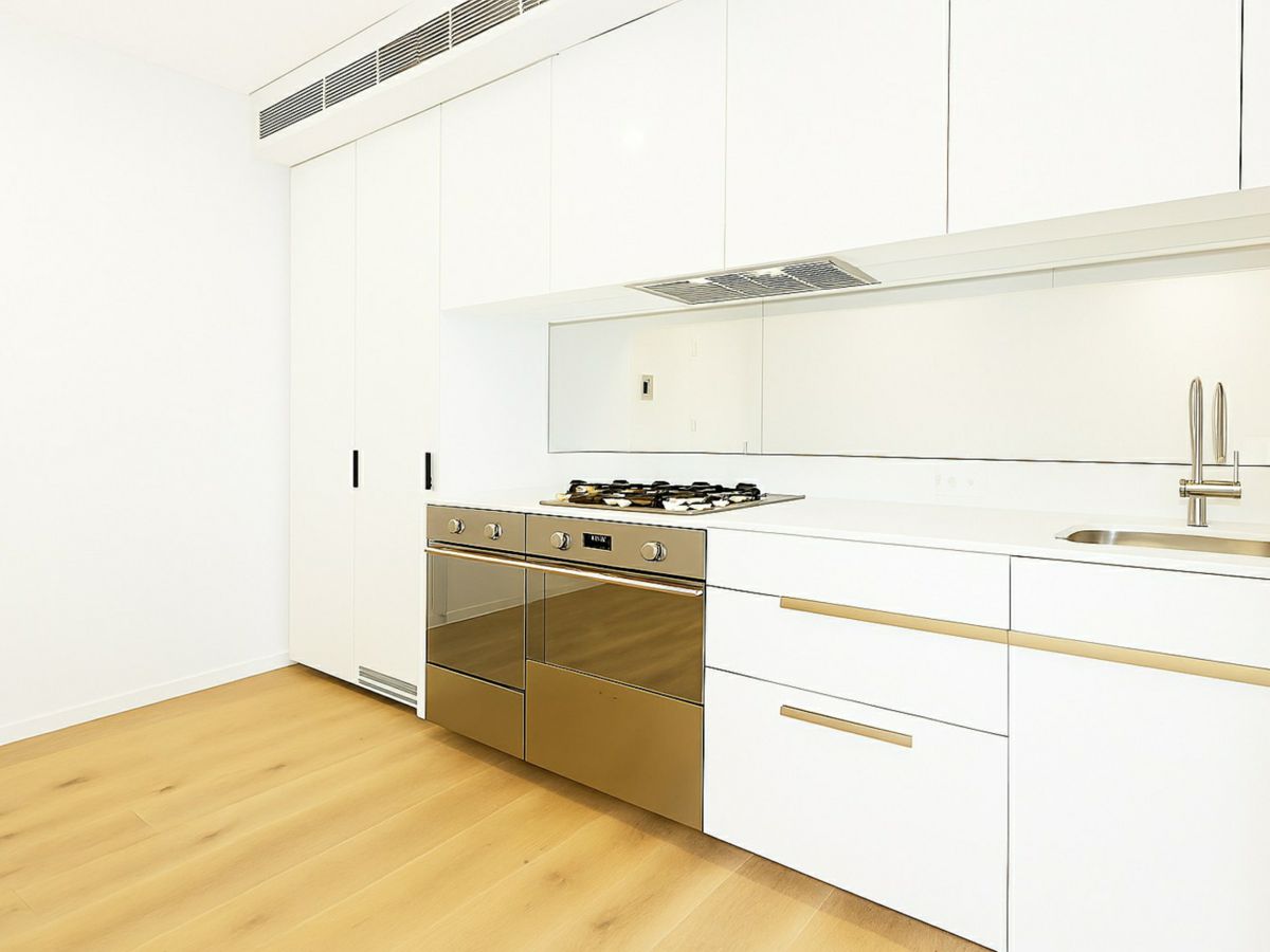 303/8 Park Lane, Chippendale - image 3