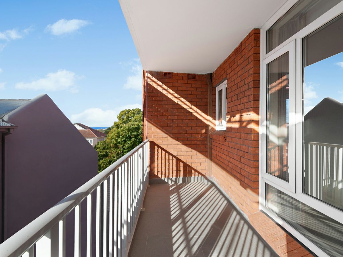 5/4 Macpherson Street, Waverley - image 1