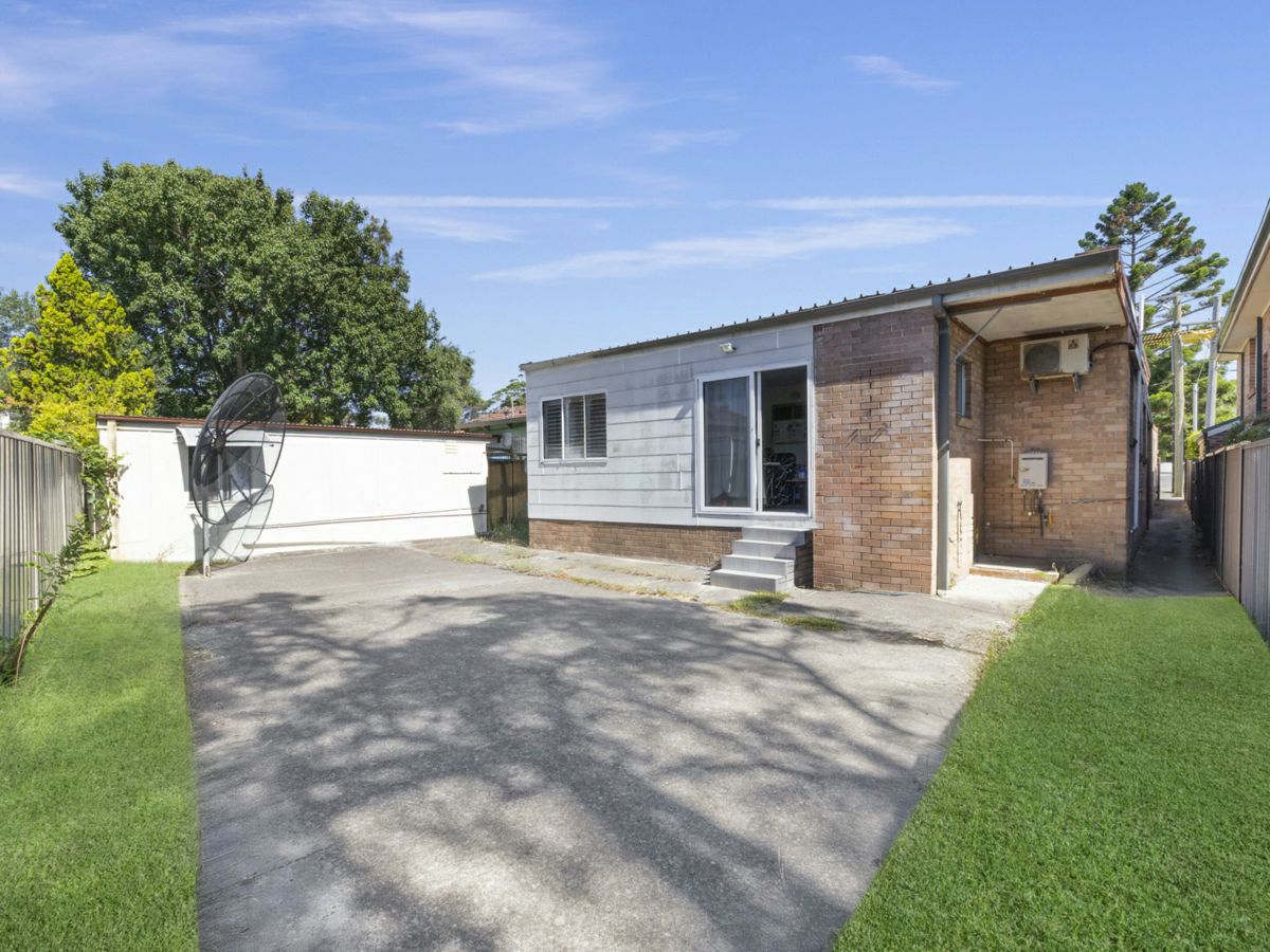 19 Swinbourne Street, Botany - image 2