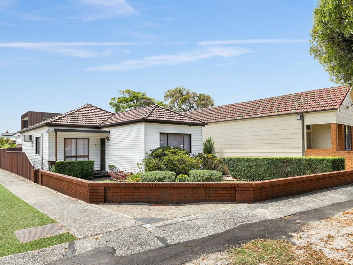 13A Swinbourne Street, Botany - image 1
