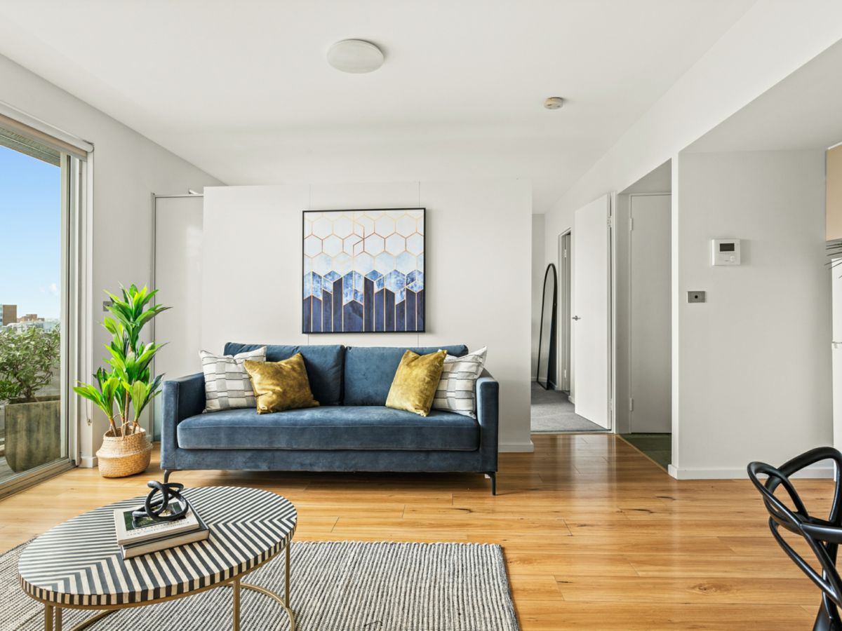 1002/6 Short Street, Surry Hills - image 2