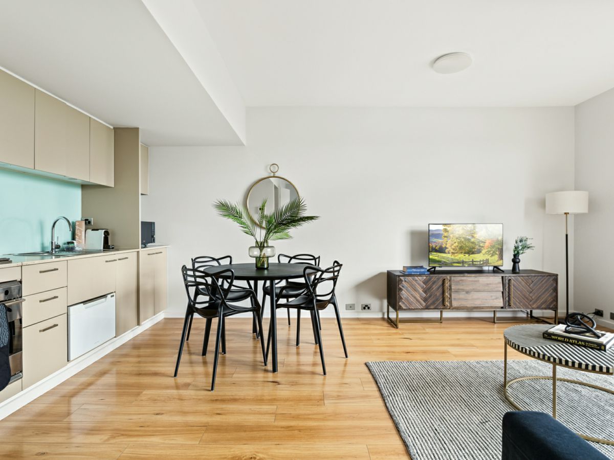1002/6 Short Street, Surry Hills - image 3