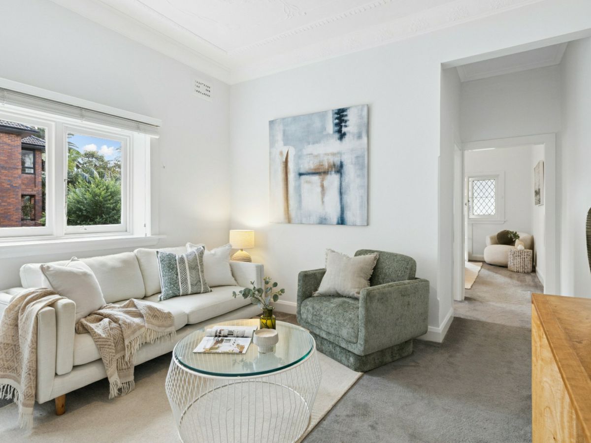 8/21 Sir Thomas Mitchell Road, Bondi Beach - image 2