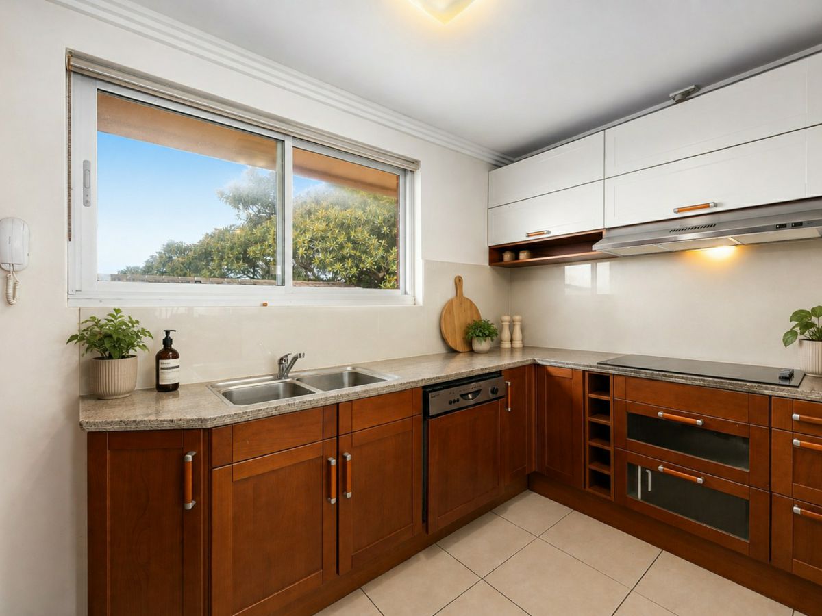 5/73 Arden Street, Coogee - image 2