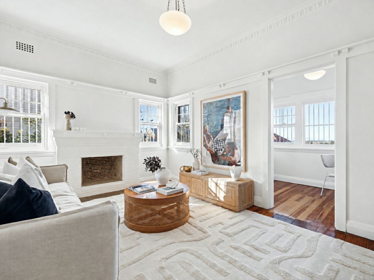 2/4 Kent Street, Waverley - image 2