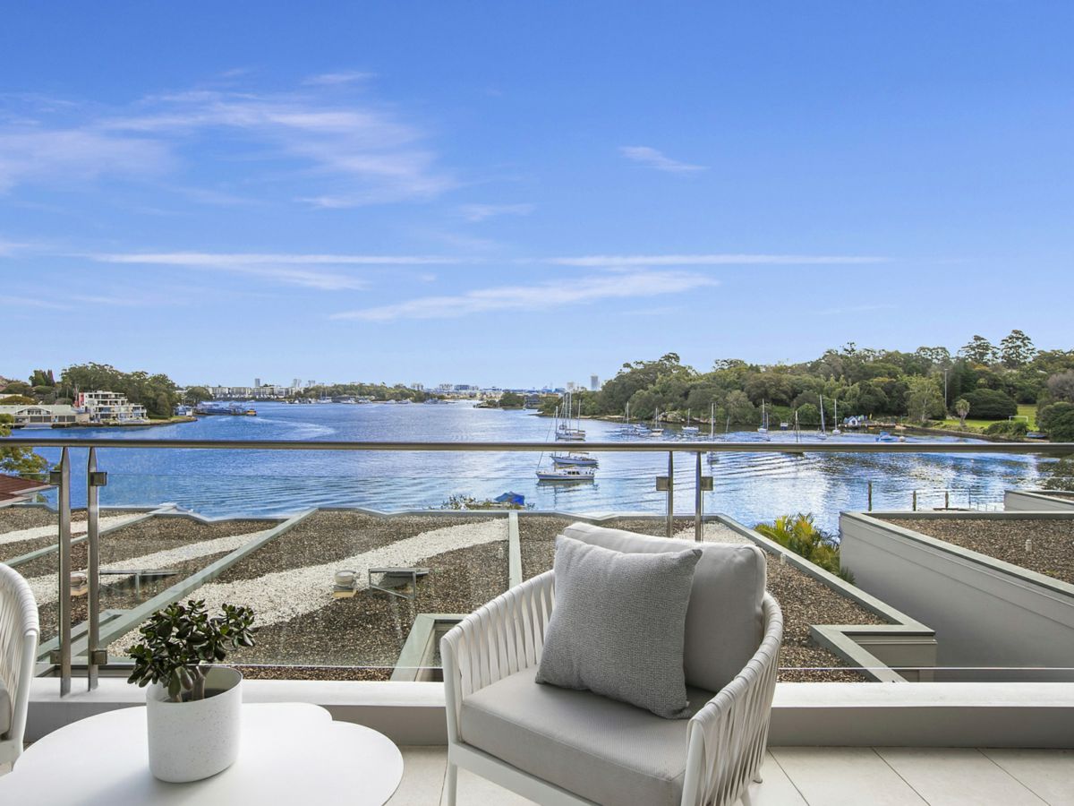 10/15 Dick Street, Henley - image 1