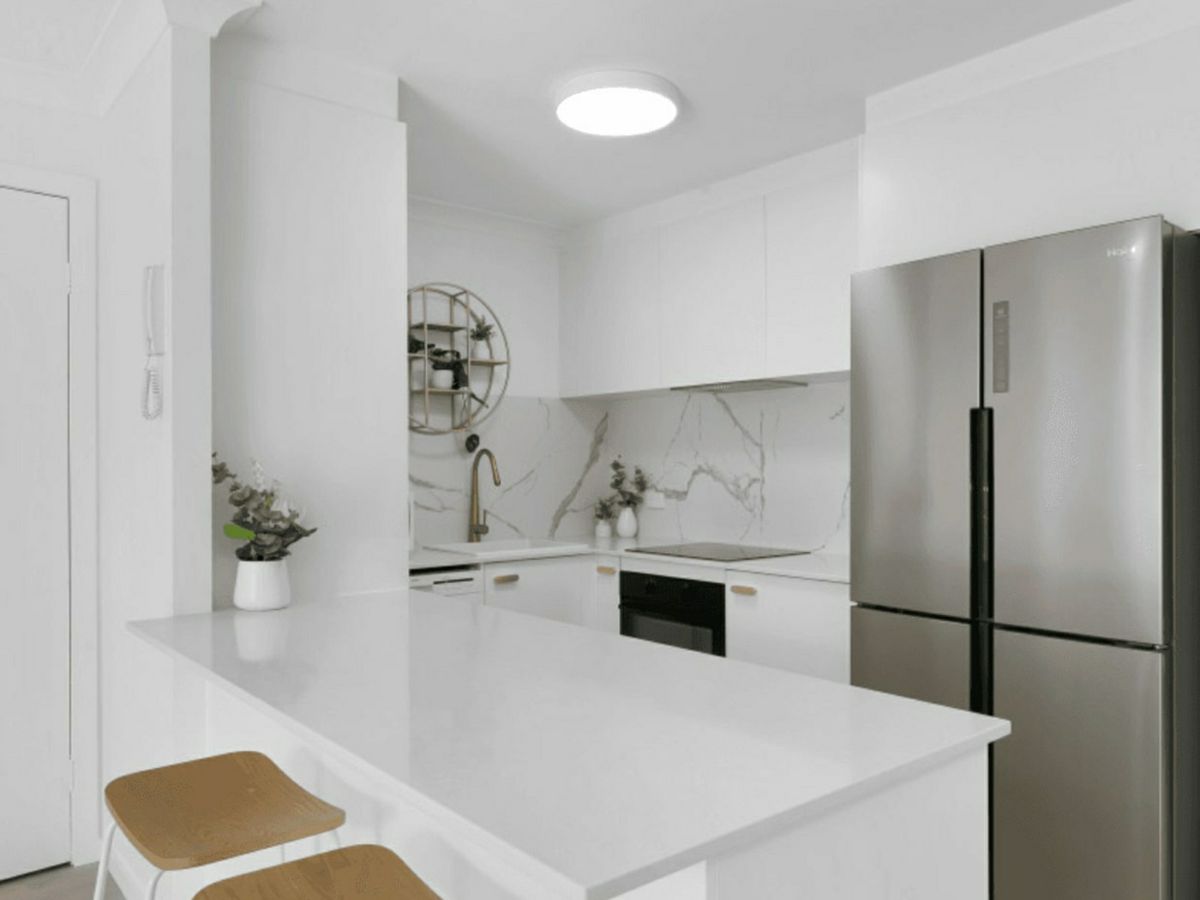41/42 Beach Parade, Surfers Paradise - image 2