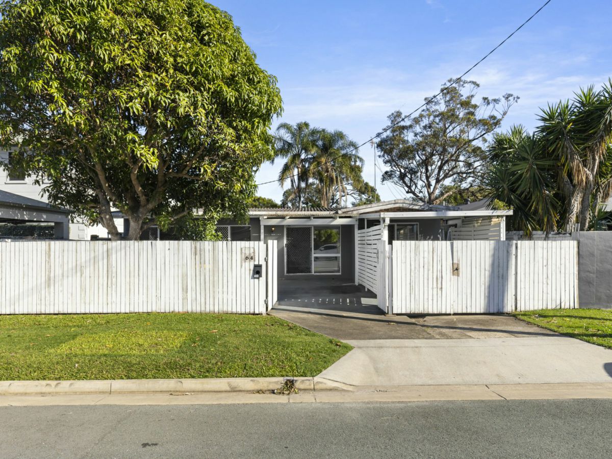 64 Jacaranda Avenue, Hollywell - image 1