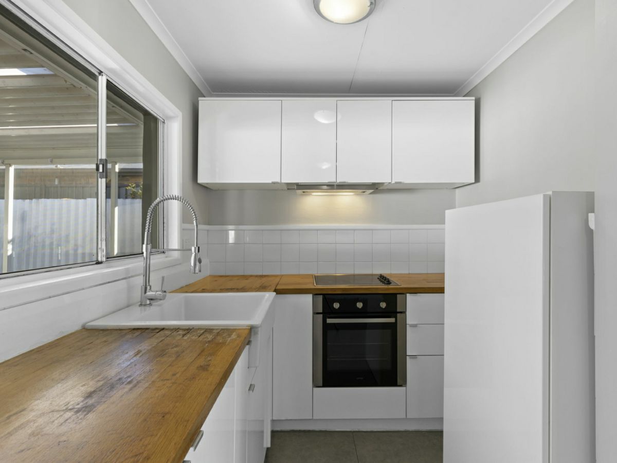 64 Jacaranda Avenue, Hollywell - image 3