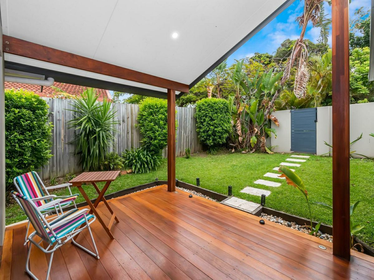 32 Golden Crescent, Southport - image 1