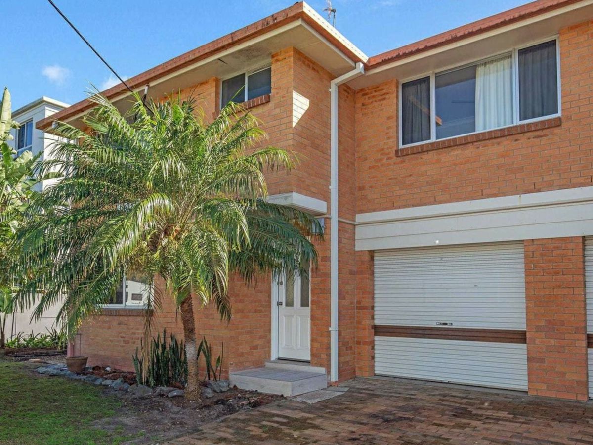 2/9 Taylor Street, Biggera Waters - image 1