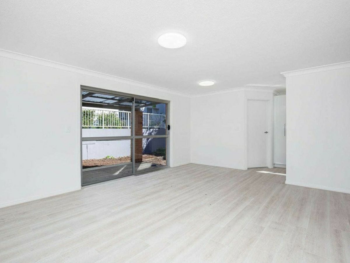 2/9 Taylor Street, Biggera Waters - image 2