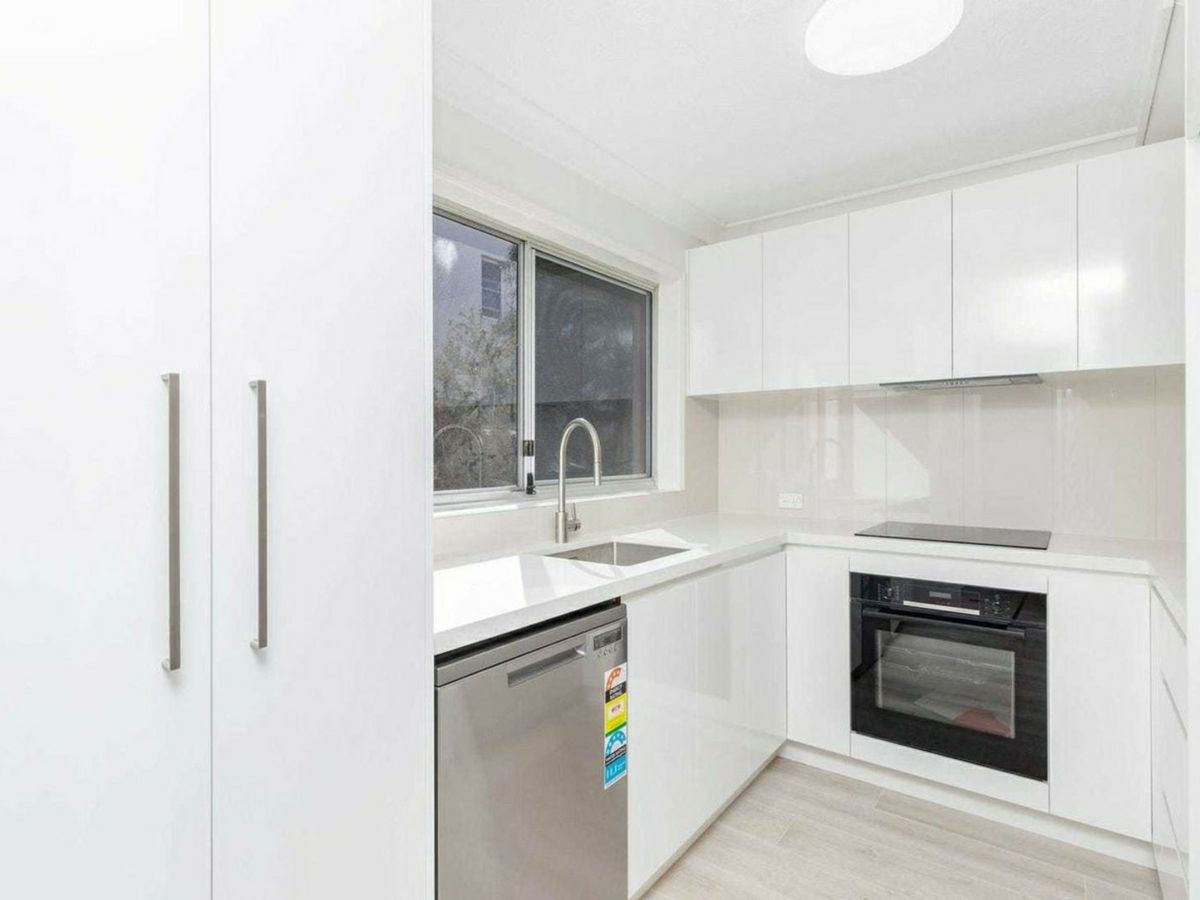 2/9 Taylor Street, Biggera Waters - image 3