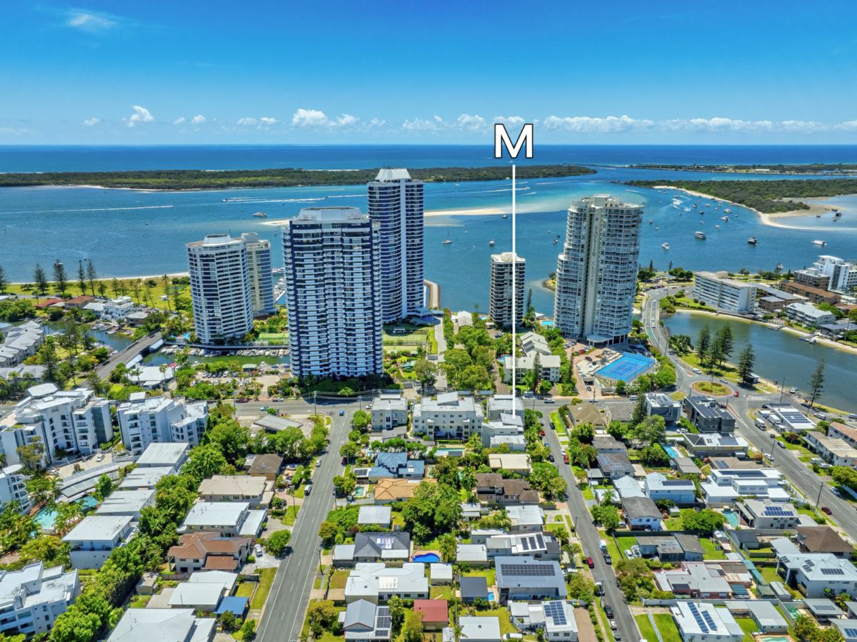 2/12 Bayview Street, Runaway Bay - image 1