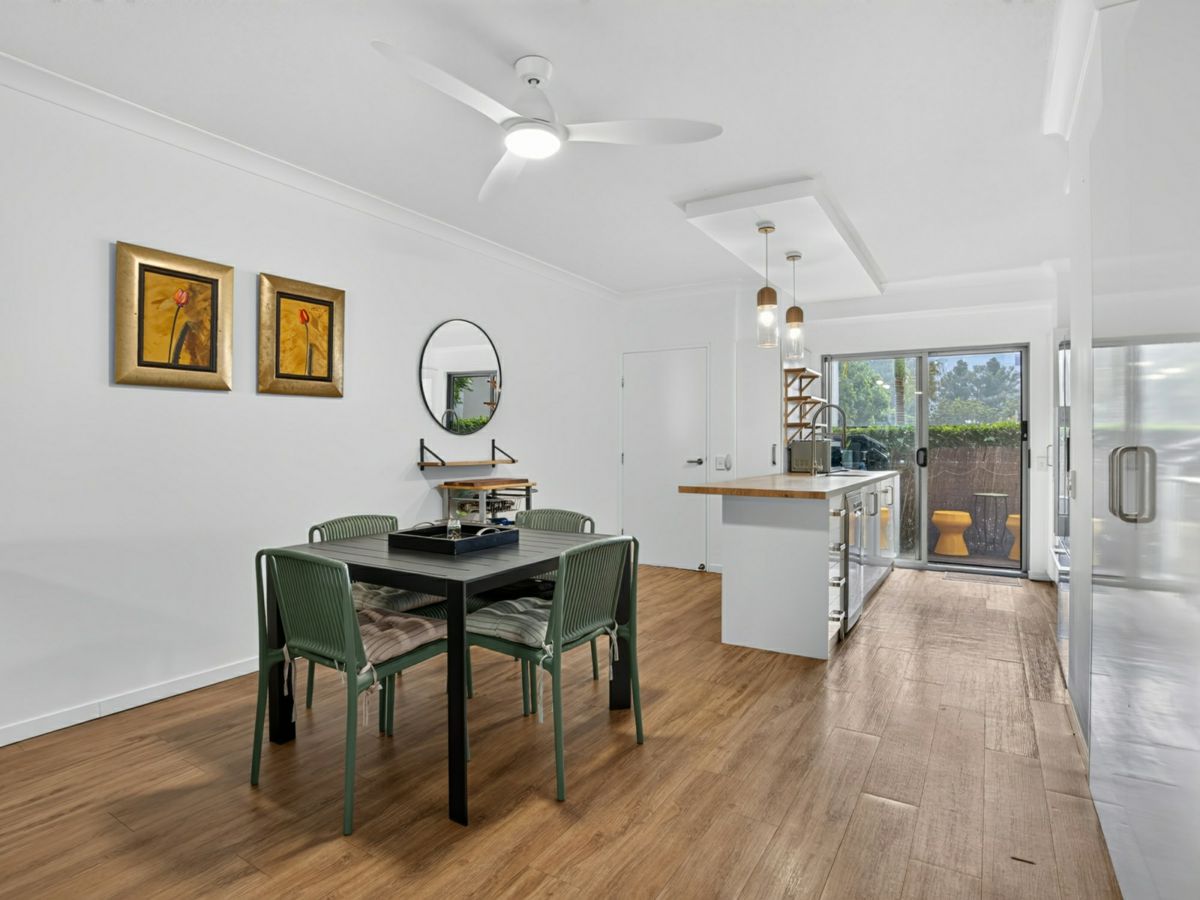 2/12 Bayview Street, Runaway Bay - image 3
