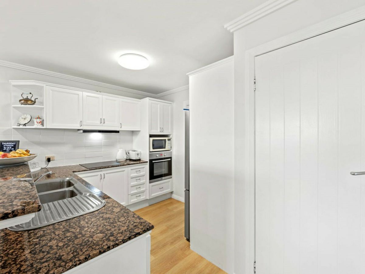 77 John Lund Drive, Hope Island - image 3