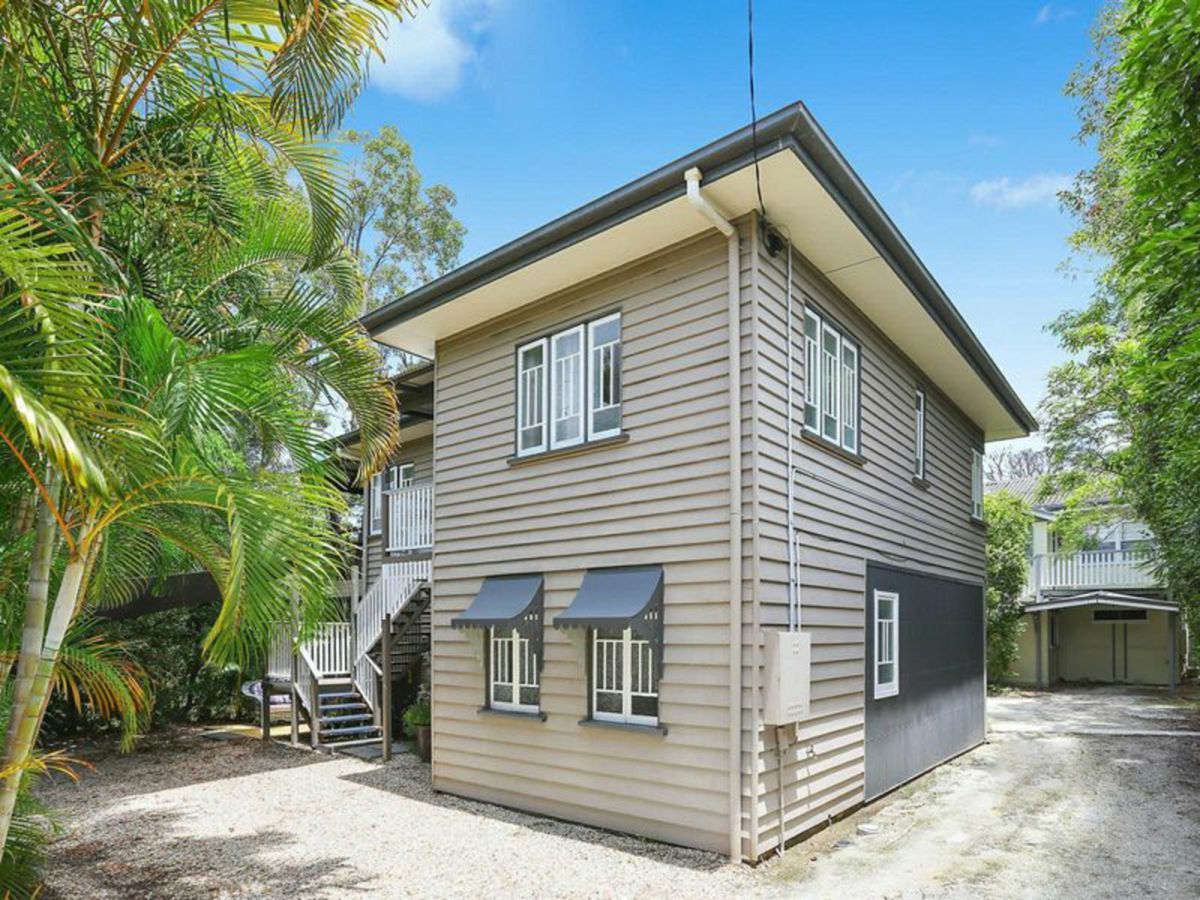 1/2 Musgrave Avenue, Southport - image 2