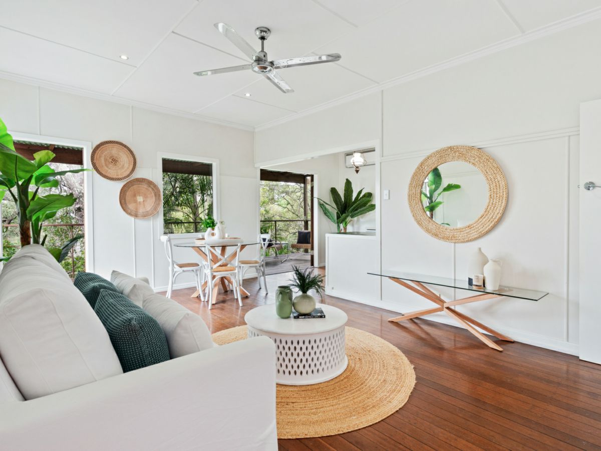 1/2 Musgrave Avenue, Southport - image 3