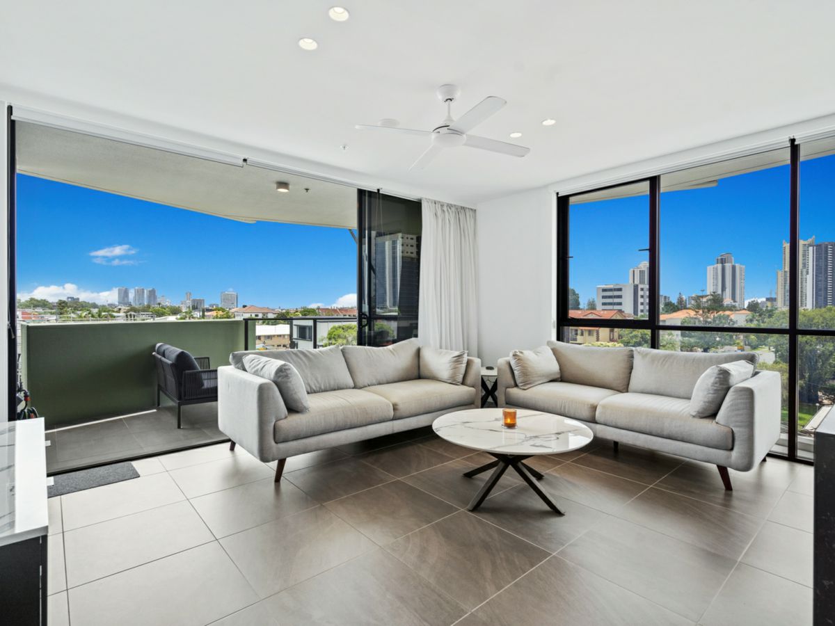 306/28 Dalpura Street, Chevron Island - image 1