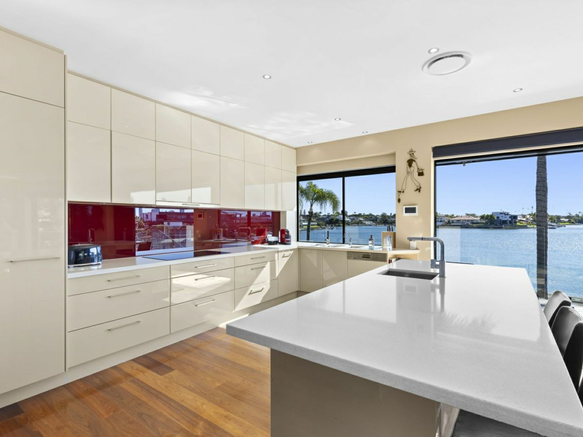 29 Mackay Close, Bundall - image 3