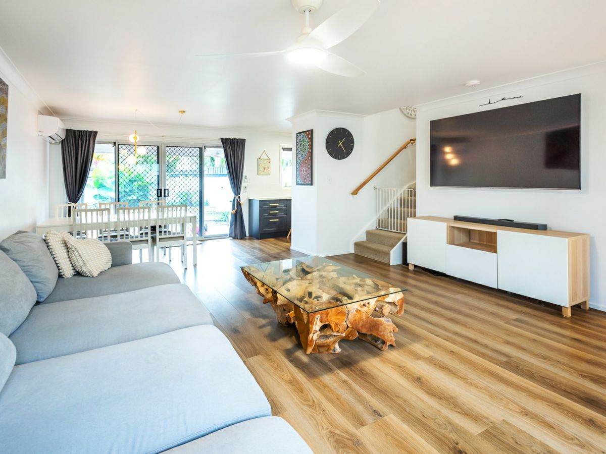 2/100 Cotlew Street East, Southport - image 2