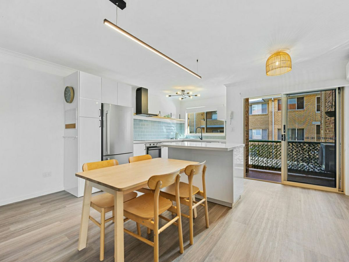 6/32 Meron Street, Southport - image 1