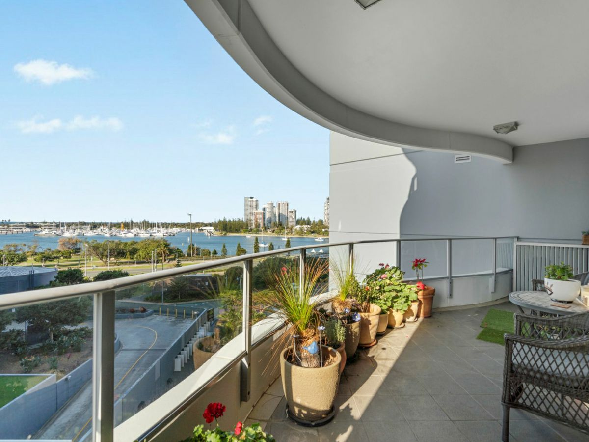 903/4 Como Crescent, Southport - image 1