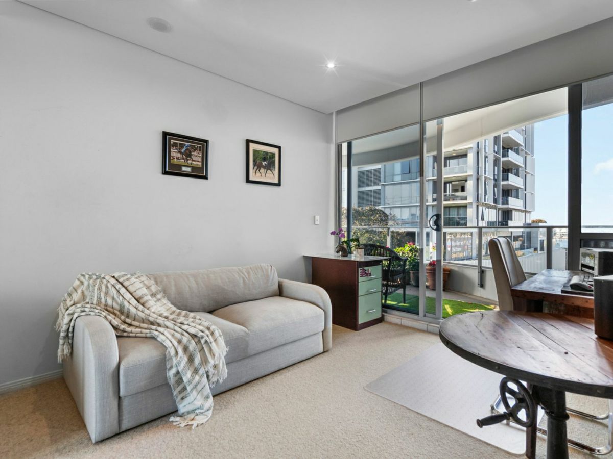 903/4 Como Crescent, Southport - image 2