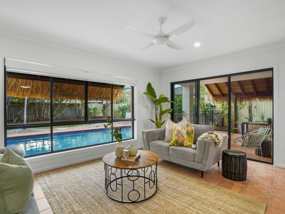 18A The Parade, Helensvale - image 2
