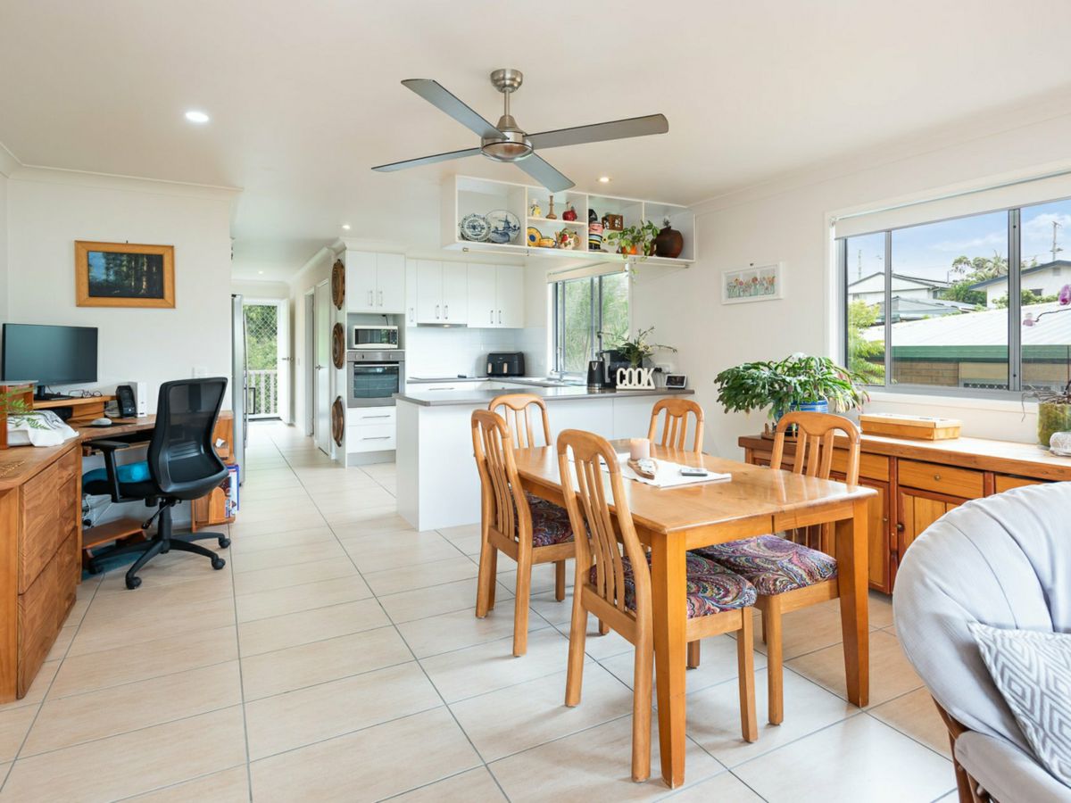 8 Moora Street, Ashmore - image 2