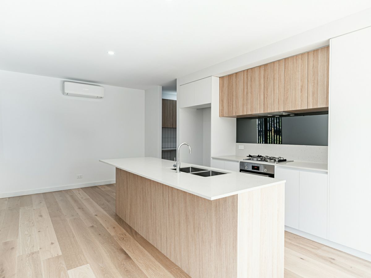 1/8 Strettle Street, Thornbury - image 2