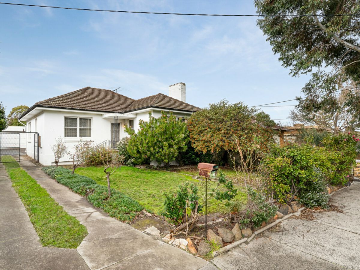 6 Gladhall Avenue, Thornbury - image 1